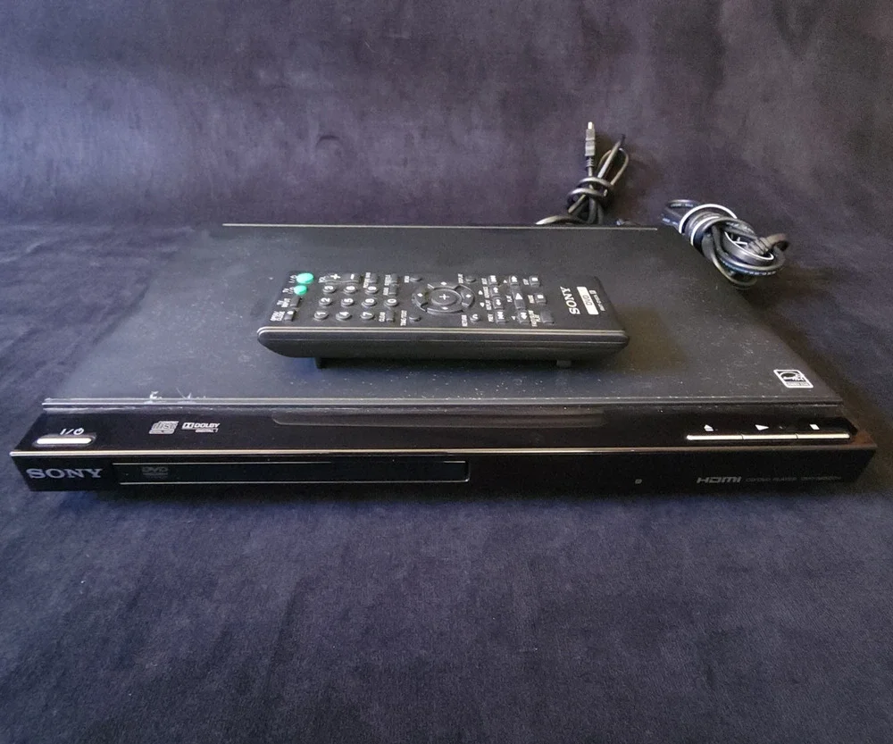 Sony DVP-SR500H DVD/CD Player Black Stereo Audio L/R RCA 2011 DVD Player CD